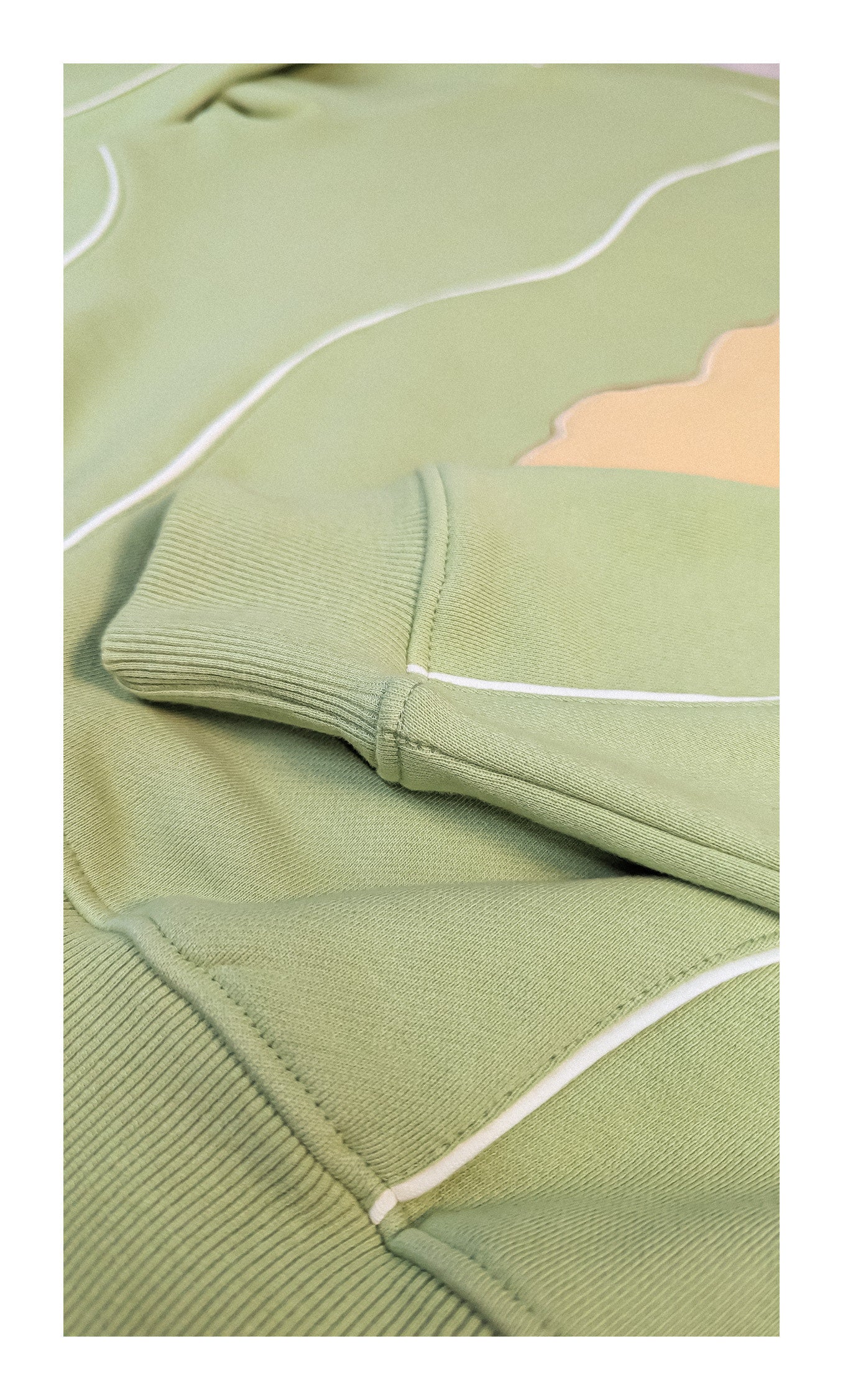 TIANA – Oversize Crewneck “Heritage”